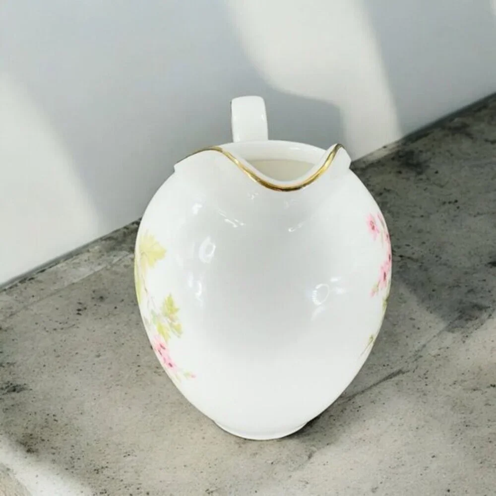 Hutschenreuther Selb LHS Bavaria Germany Porcelain Painted Small Pitcher Creamer
